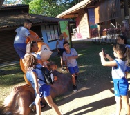 OFICINA DE CONTAÇÃO DE HISTÓRIA - PROJETO VALE ENCANTAR - ANA BERNARDES