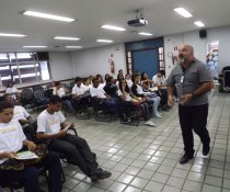 PALESTRA INTERATIVA NO SENAC - VILA VELHA COM ADOLESCENTES APRENDIZES - MATUTINO