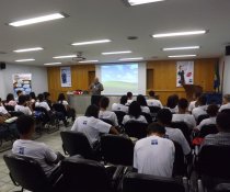 PALESTRA INTERATIVA NO SENAC - VILA VELHA COM ADOLESCENTES APRENDIZES - MATUTINO