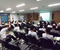 PALESTRA INTERATIVA NO SENAC - VILA VELHA COM ADOLESCENTES APRENDIZES - MATUTINO