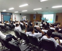 PALESTRA INTERATIVA NO SENAC - VILA VELHA COM ADOLESCENTES APRENDIZES - MATUTINO