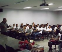 PALESTRA INTERATIVA NO SENAC - VILA VELHA COM ADOLESCENTES APRENDIZES - MATUTINO