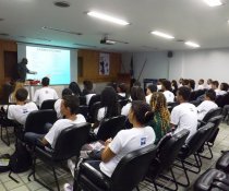 PALESTRA INTERATIVA NO SENAC - VILA VELHA COM ADOLESCENTES APRENDIZES - MATUTINO