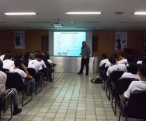 PALESTRA INTERATIVA NO SENAC - VILA VELHA COM ADOLESCENTES APRENDIZES - MATUTINO