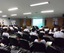 PALESTRA INTERATIVA NO SENAC - VILA VELHA COM ADOLESCENTES APRENDIZES - MATUTINO