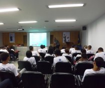 PALESTRA INTERATIVA NO SENAC - VILA VELHA COM ADOLESCENTES APRENDIZES - MATUTINO