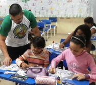 PC3ES - SENSIBILIZAÇÃO DE ALUNOS - CONSUMO EFICIENTE DE ENERGIA - EMEF ANTÔNIO V. REZENDE