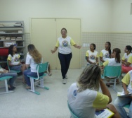 CAPRI - CMEI CORA CORALINA - APRESENTAÇÃO DA PROJETO CONTANDO HISTÓRIA COLORINDO VIDAS