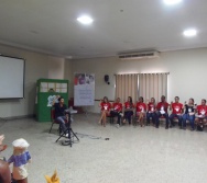 AMIGAB - PINTANDO O SETE - MANIPULAÇÃO E TÉCNICAS DE FANTOCHES