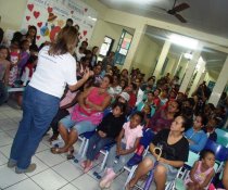 MINHA CASA TAMBÉM É COLORIDA - ESCOLA DE PAIS - EMEF ANTÔNIO V. REZENDE