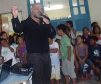 MINHA CASA TAMBÉM É COLORIDA - ESCOLA DE PAIS - EMEF ANTÔNIO V. REZENDE