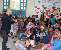 MINHA CASA TAMBÉM É COLORIDA - ESCOLA DE PAIS - EMEF ANTÔNIO V. REZENDE