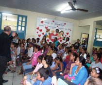 MINHA CASA TAMBÉM É COLORIDA - ESCOLA DE PAIS - EMEF ANTÔNIO V. REZENDE