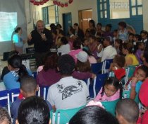 MINHA CASA TAMBÉM É COLORIDA - ESCOLA DE PAIS - EMEF ANTÔNIO V. REZENDE