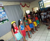 MINHA CASA TAMBÉM É COLORIDA - ESCOLA DE PAIS - EMEF ANTÔNIO V. REZENDE II