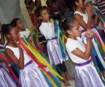 MINHA CASA TAMBÉM É COLORIDA - ESCOLA DE PAIS - EMEF ANTÔNIO V. REZENDE II