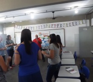 CAPRI DE PROFESSORES - CUIDA DE MIM ENFRENTAMENTO AO BULLYING ESCOLAR