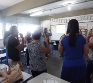 CAPRI DE PROFESSORES - CUIDA DE MIM ENFRENTAMENTO AO BULLYING ESCOLAR