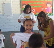 Alunos premiados da escola Emef Américo Guimarães - TEXTO E DESENHO DO MUSEU