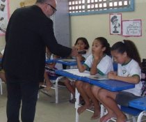 CASOS DE ESCOLA - CUIDA DE MIM - ENFRENTAMENTO AO BULLYING ESCOLAR - EMEF ANTÔNIO VIEIRA DE REZENDE