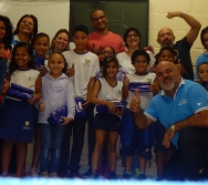 DESENHISTA ZOTA COM A TURMA DO NTV - PREMIAÇÃO DE ALUNOS - DESENHO DO MUSEU - EMEF LACY ZULEIC