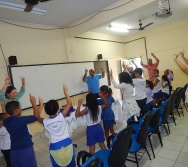 DESENHISTA ZOTA COM A TURMA DO NTV - PREMIAÇÃO DE ALUNOS - DESENHO DO MUSEU - EMEF LACY ZULEIC