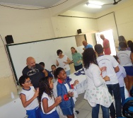 DESENHISTA ZOTA COM A TURMA DO NTV - PREMIAÇÃO DE ALUNOS - DESENHO DO MUSEU - EMEF LACY ZULEIC