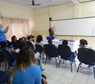 DESENHISTA ZOTA COM A TURMA DO NTV - PREMIAÇÃO DE ALUNOS - DESENHO DO MUSEU - EMEF LACY ZULEIC